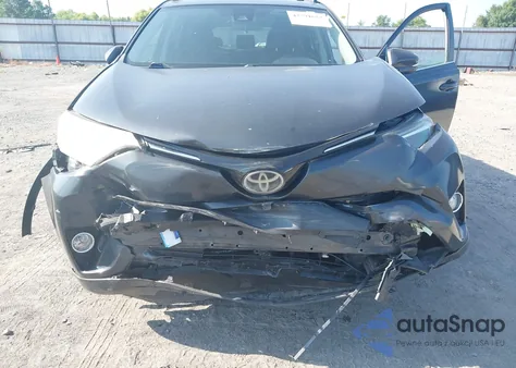 2017 Toyota Rav4 Xle z USA, uszkodzony, nr VIN JTMWFREV8HJ127411
